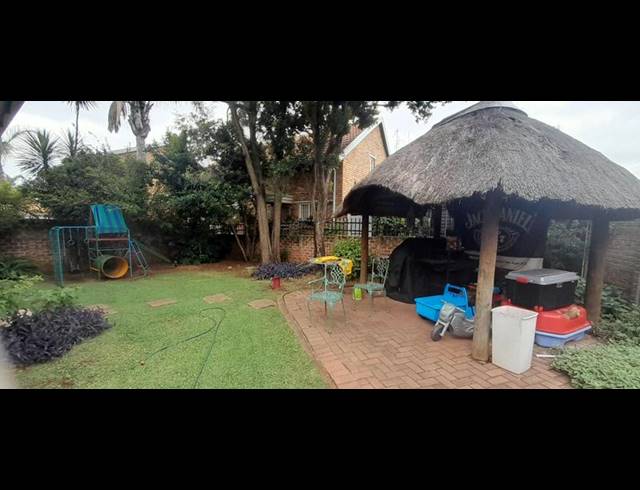 2 BEDROOM TOWNHOUSE FOR SALE IN CELTISDAL